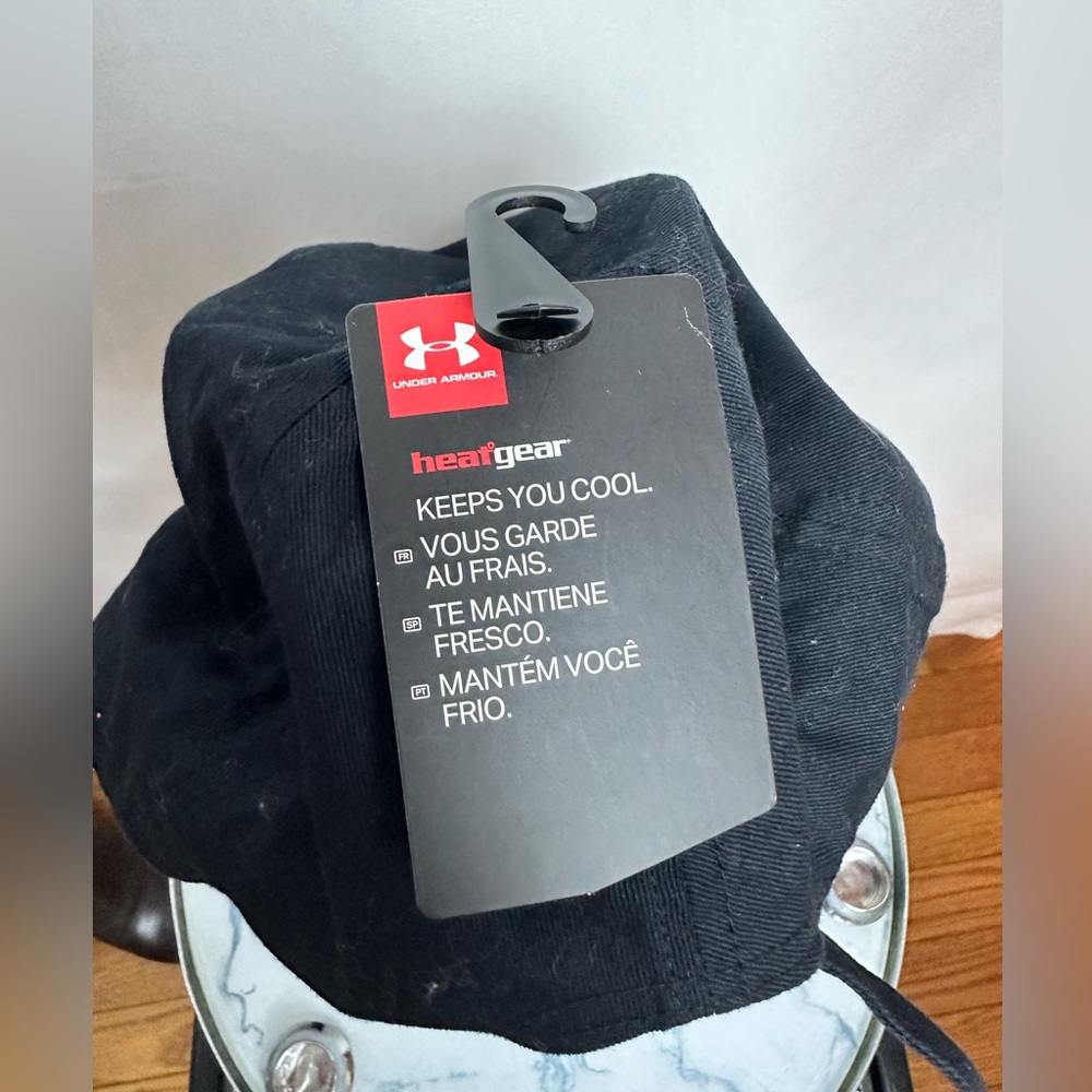 NWT ‘Resting Gym Face’ Black Cap by UnderArmour - Picture 9 of 11